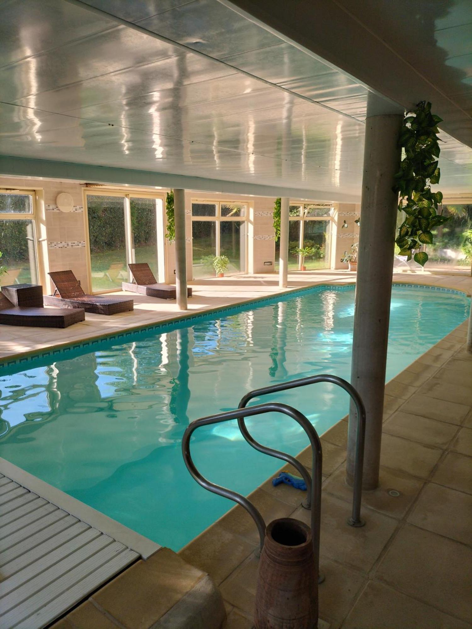 Au Charme Du Lac Espace Bien Etre Et Piscine Chauffe Proche Parc Et Restaurant Du Casino Forges-les-Eaux Ngoại thất bức ảnh
