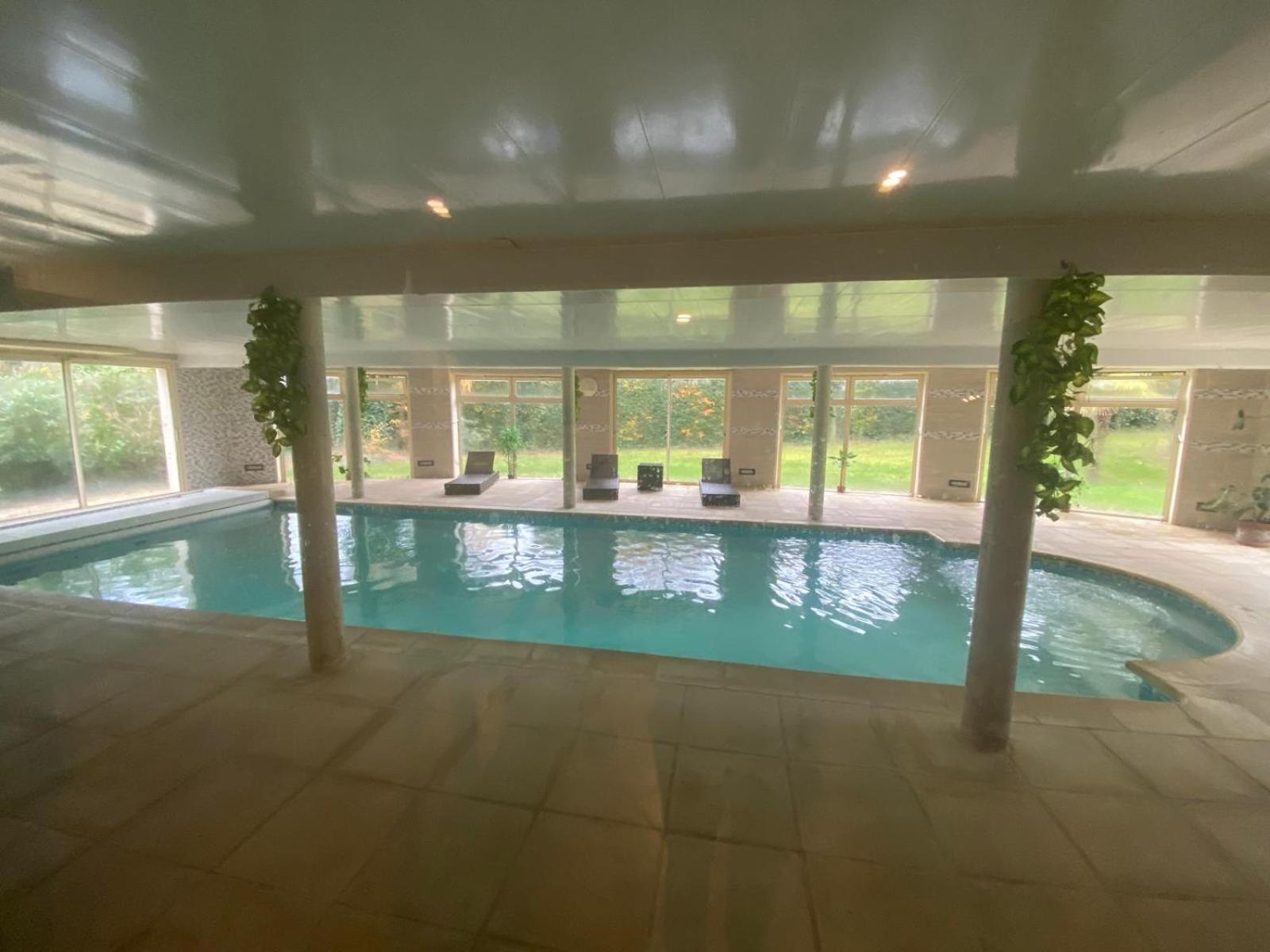 Au Charme Du Lac Espace Bien Etre Et Piscine Chauffe Proche Parc Et Restaurant Du Casino Forges-les-Eaux Ngoại thất bức ảnh